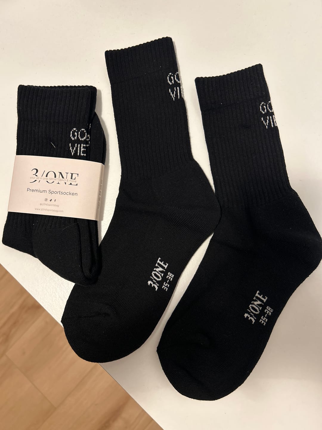 Customer photo review of Socken schwarz GOOD VIBES
