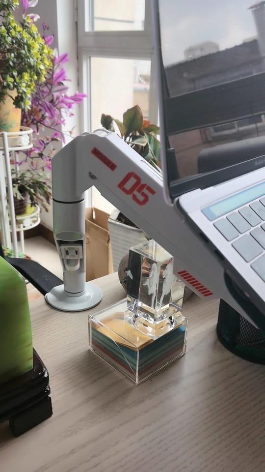 Customer photo review of JINRAIKO Adjustable Laptop Mount Arm
