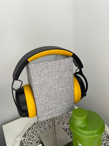 Customer photo review of SOMiC G Series - Wireless Gaming Headset with Detachable Mic - 3 Connection Modes: Bluetooth, 2.4G USB Dongle, Wired 3.5mm - Compatible with PS5 / PS4 / PC / Computer / Phone / XBOX / Switch