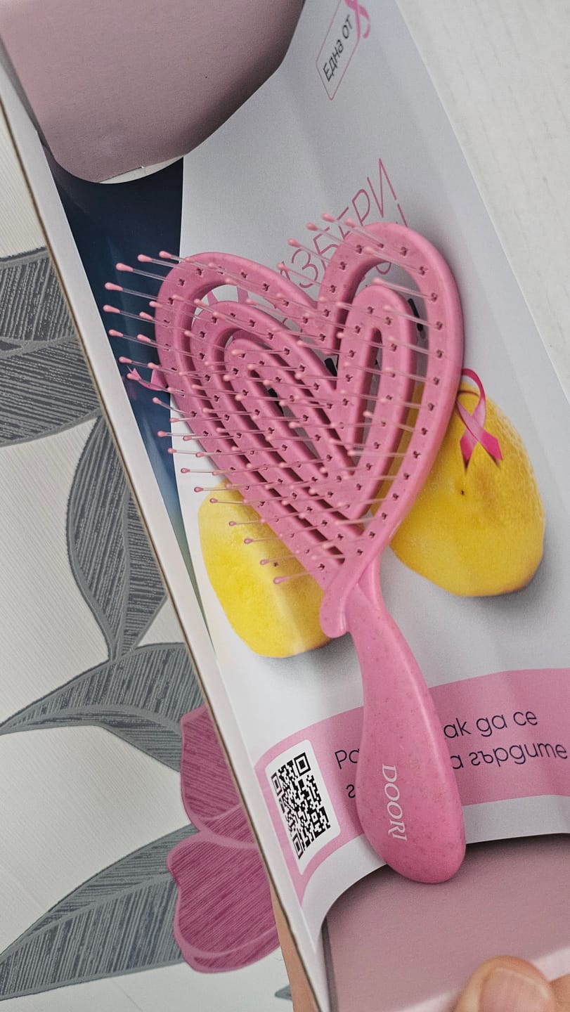 Customer photo review of Четка за коса "Споделено сърце" Doori Cosmetics