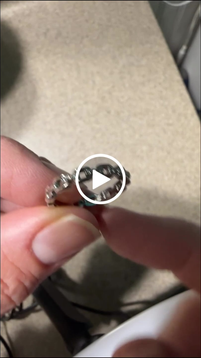 Customer video review of Paula 18k White Gold Plated Chain Link Ring with Swarovski Crystals