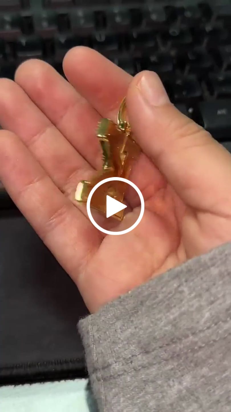 Customer video review of 1.5" Yellow Gold 2 Tone Custom Baugette Cut VVS Moissanite Diamond Letter Pendant