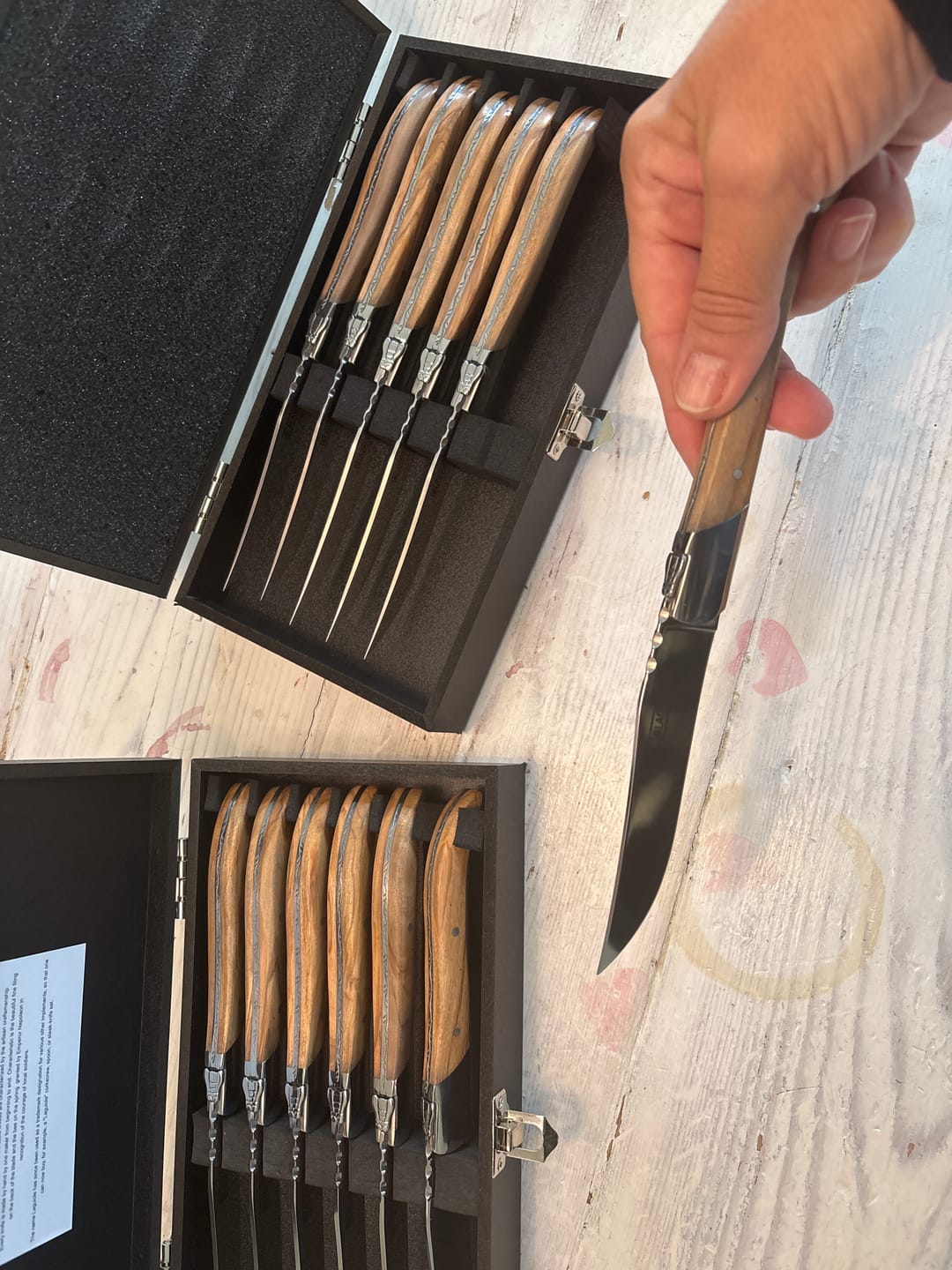 Customer photo review of Blackwell Steakmessen Laguiole - Olijfhout - 6 Stuks