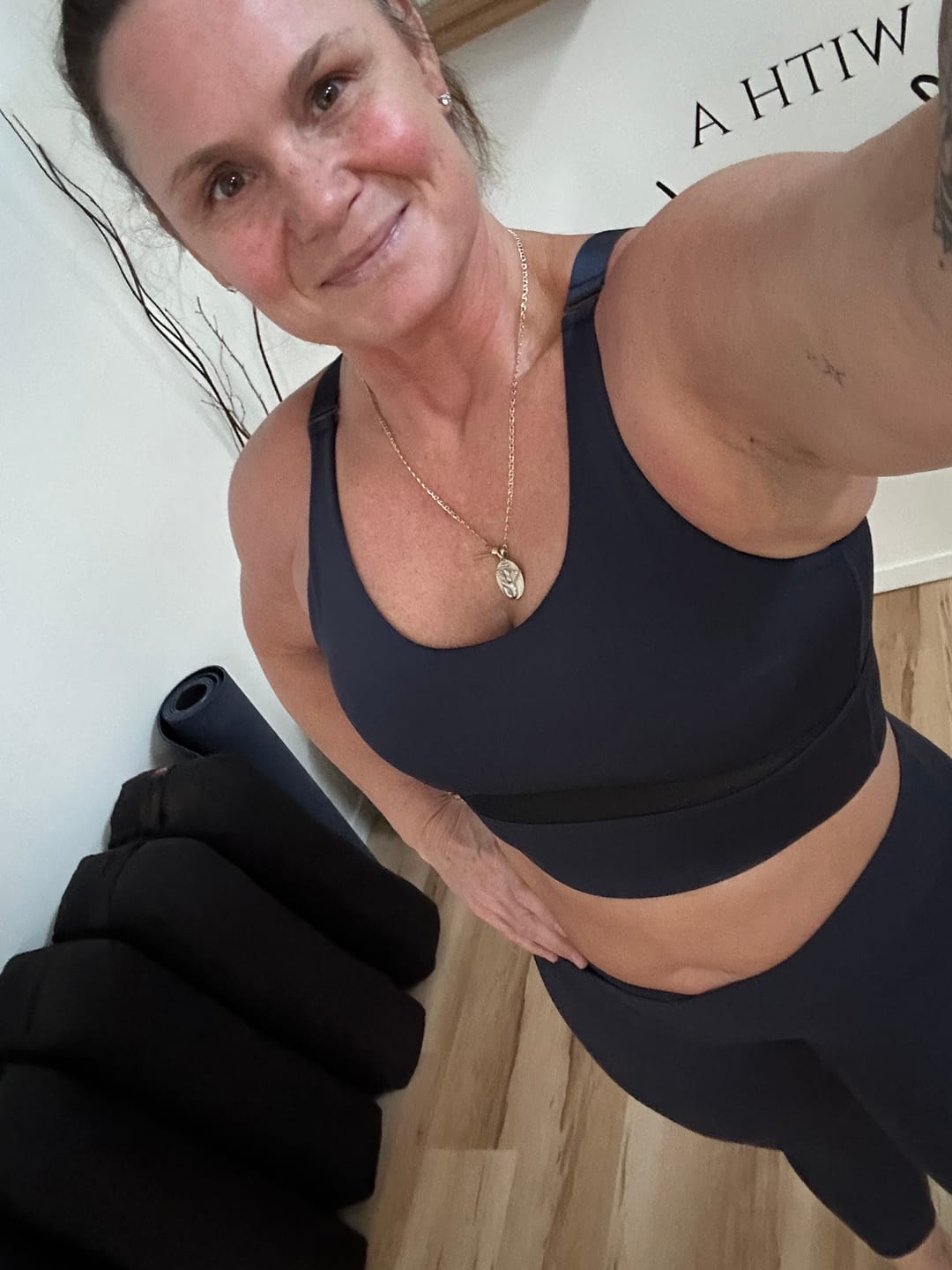 Customer photo review of Bestie Leggings