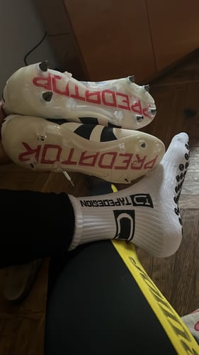Customer photo review of Predator 25.1 Elite FG Champagne - Blanc/Noir/Pure Ruby