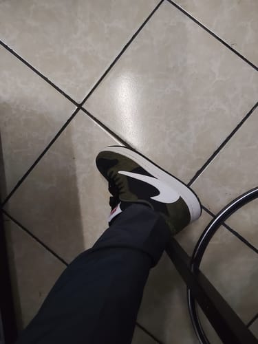 Customer photo review of Tenis Travis Low Black Olive