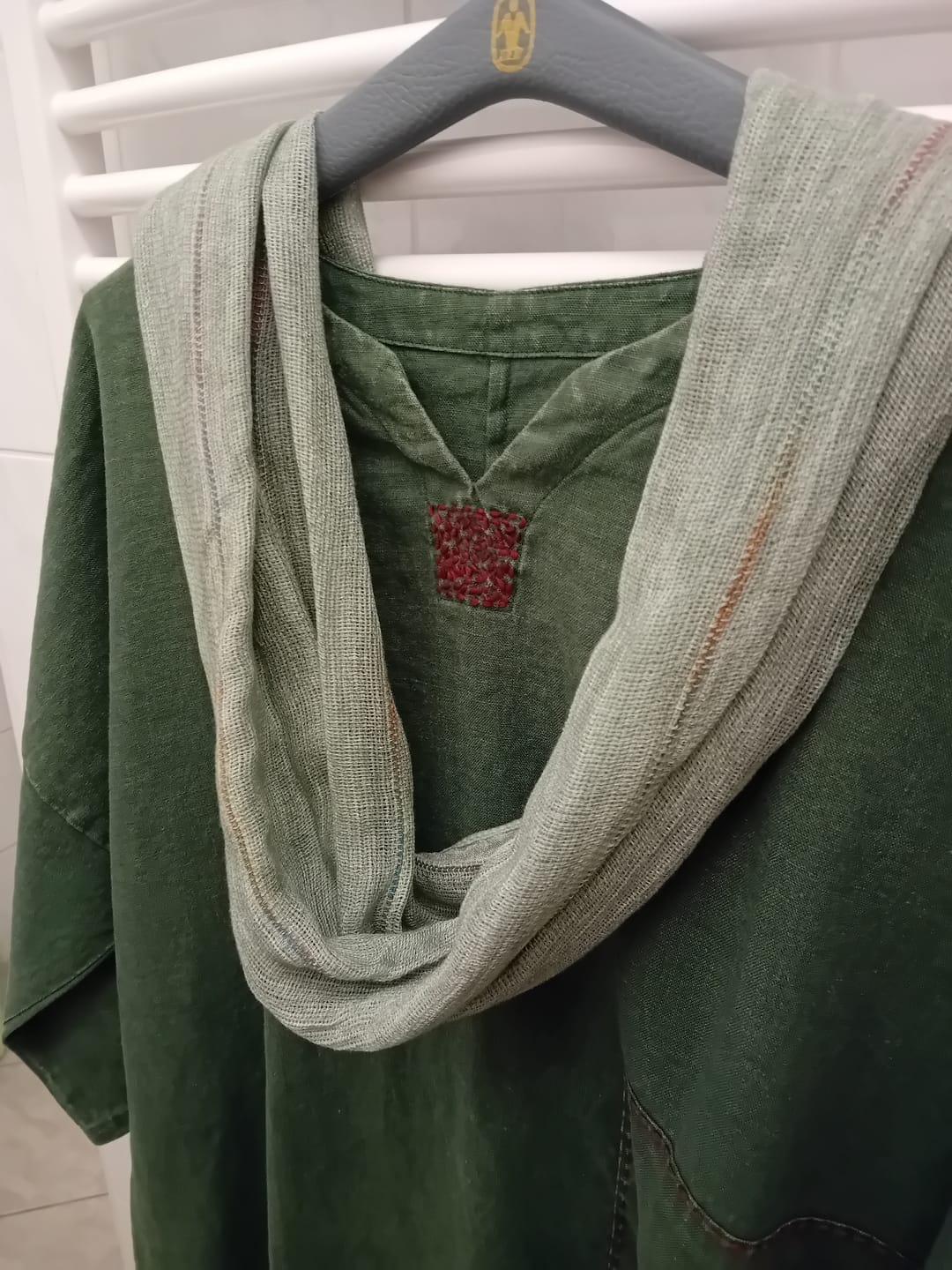 Customer photo review of Women Retro Pure Color Soft Shawl Scarf