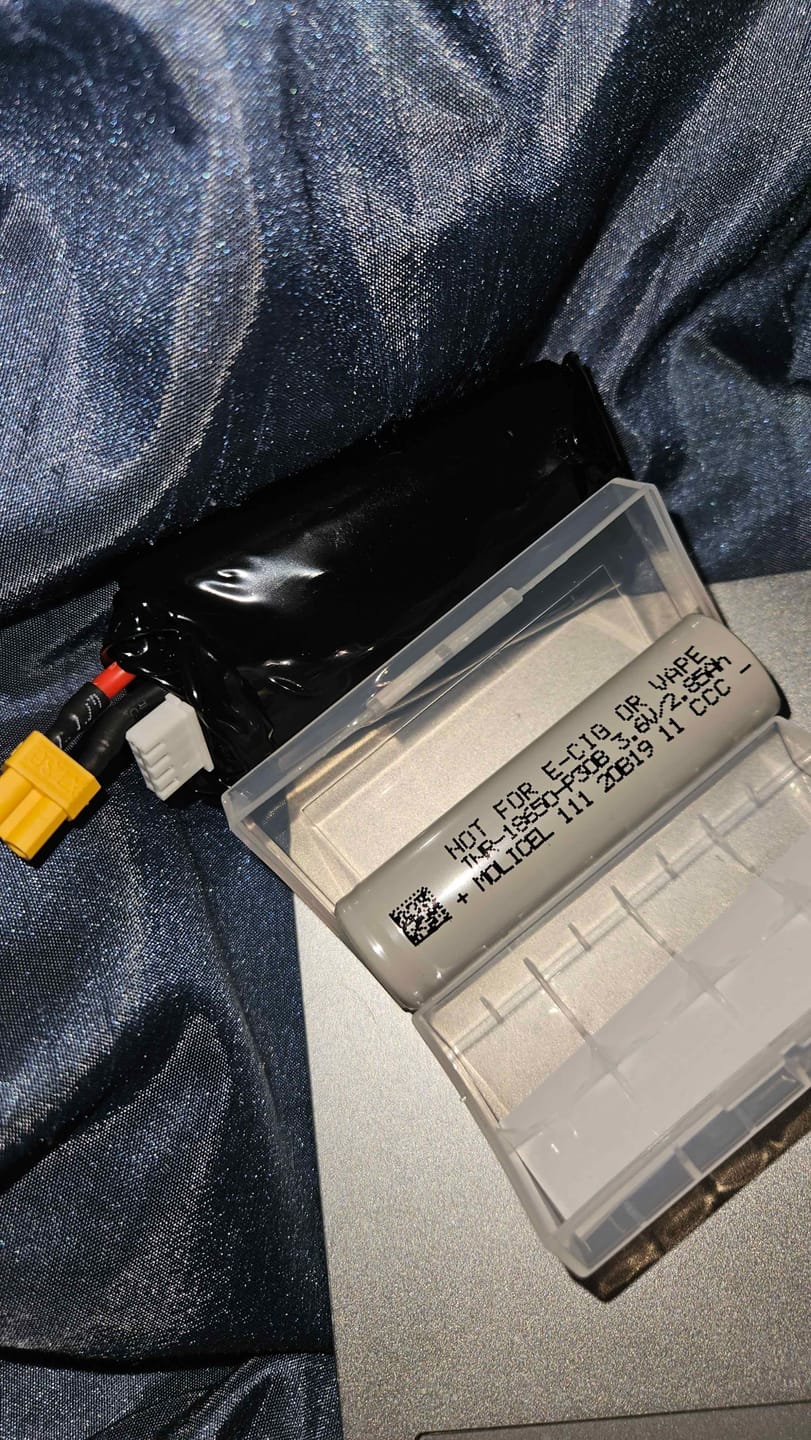 Customer photo review of Molicel P28A 18650 2800mAh 35A Battery