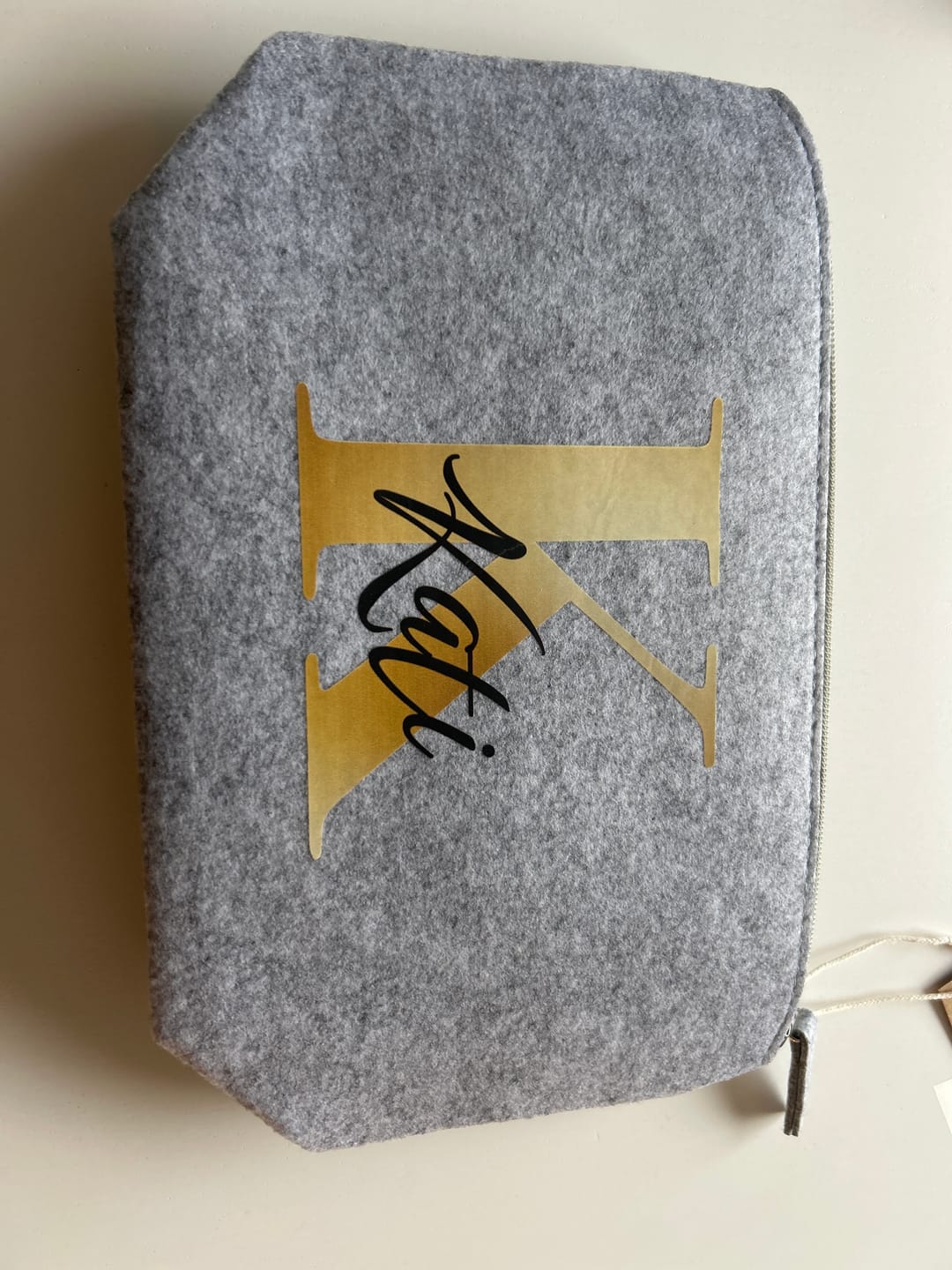 Customer photo review of Initiale - Individuelle Kosmetiktasche Filz