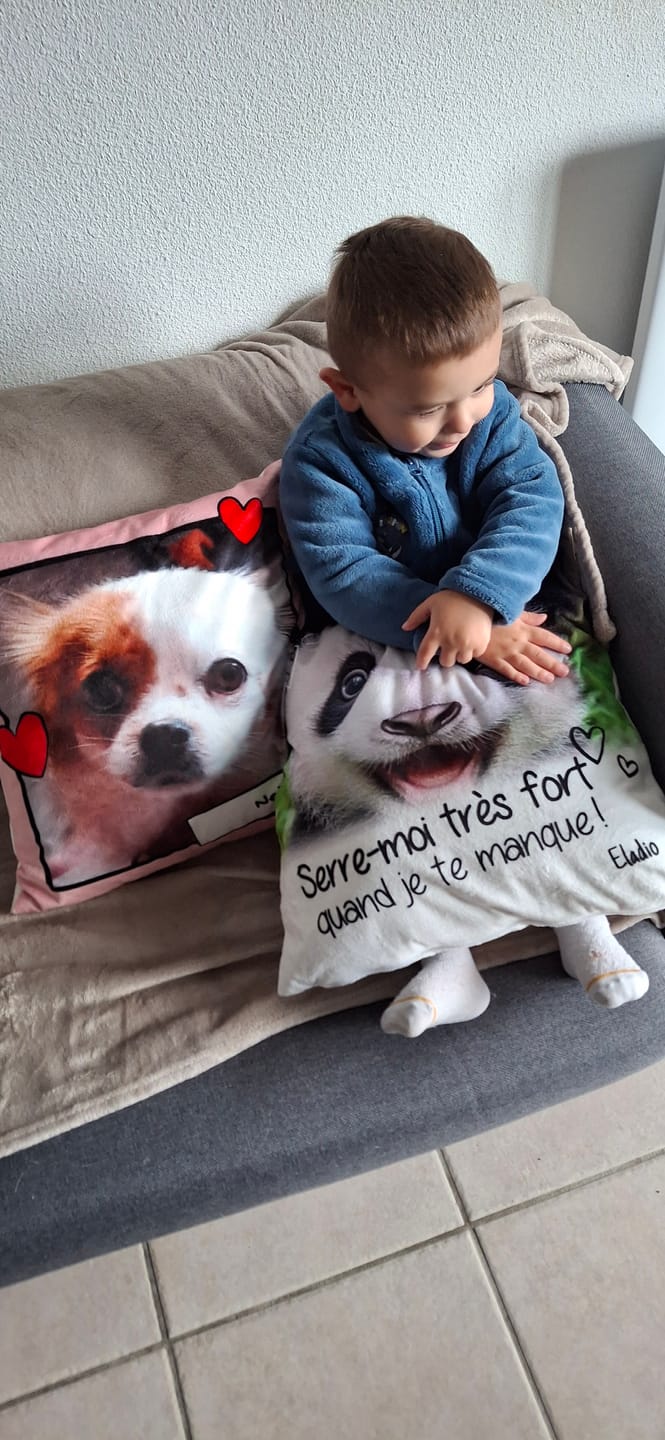 Customer photo review of Serre-moi très fort quand je te manque - Coussin personnalisé