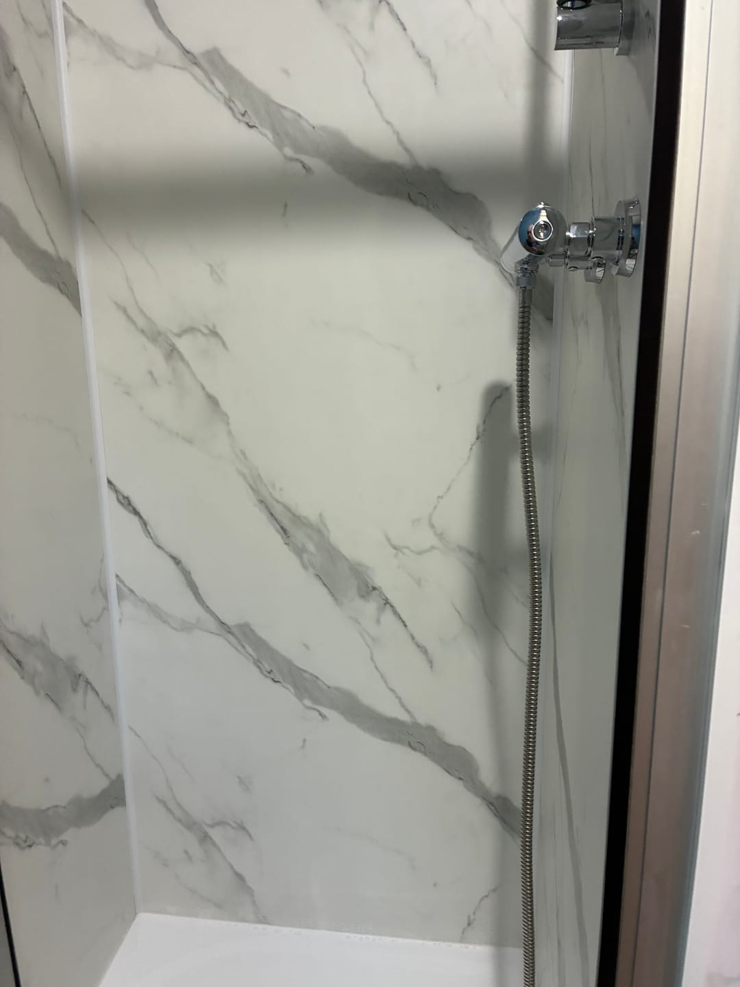 Customer photo review of 10mm White Internal Corner Trim