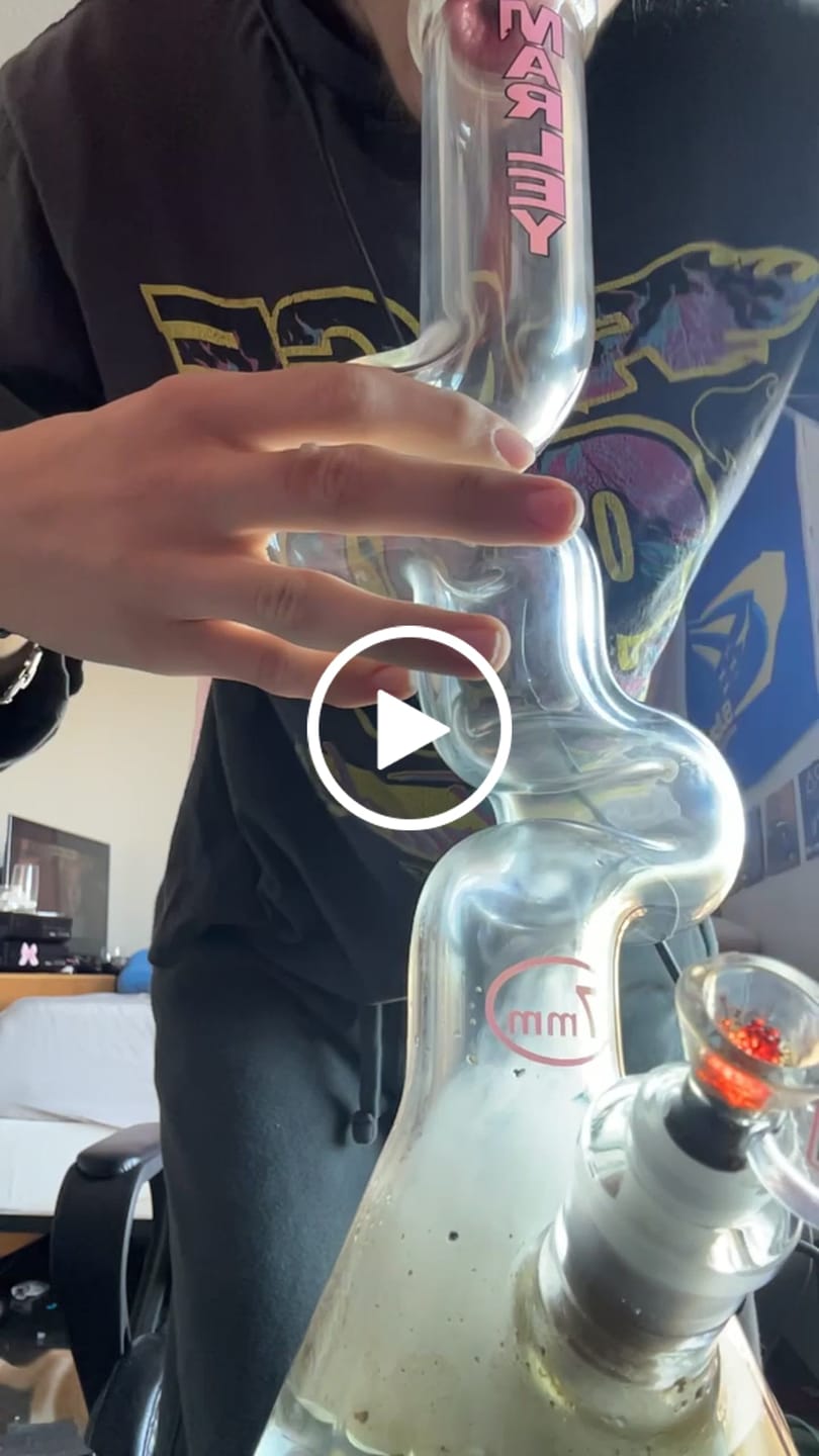 Customer video review of 17" Marley Glass Double Zong Beaker Bong (7mm)