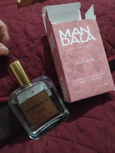 Customer photo review of Essence of Bliss - Inspirado en LA VIE EST BELLE de LANCOME 100ml-