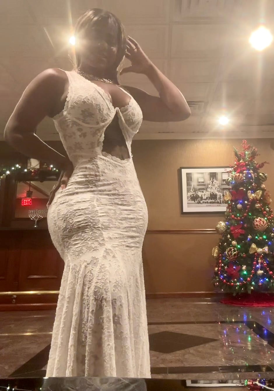 Customer photo review of "LOVERS MUSE" LACE DRESS
