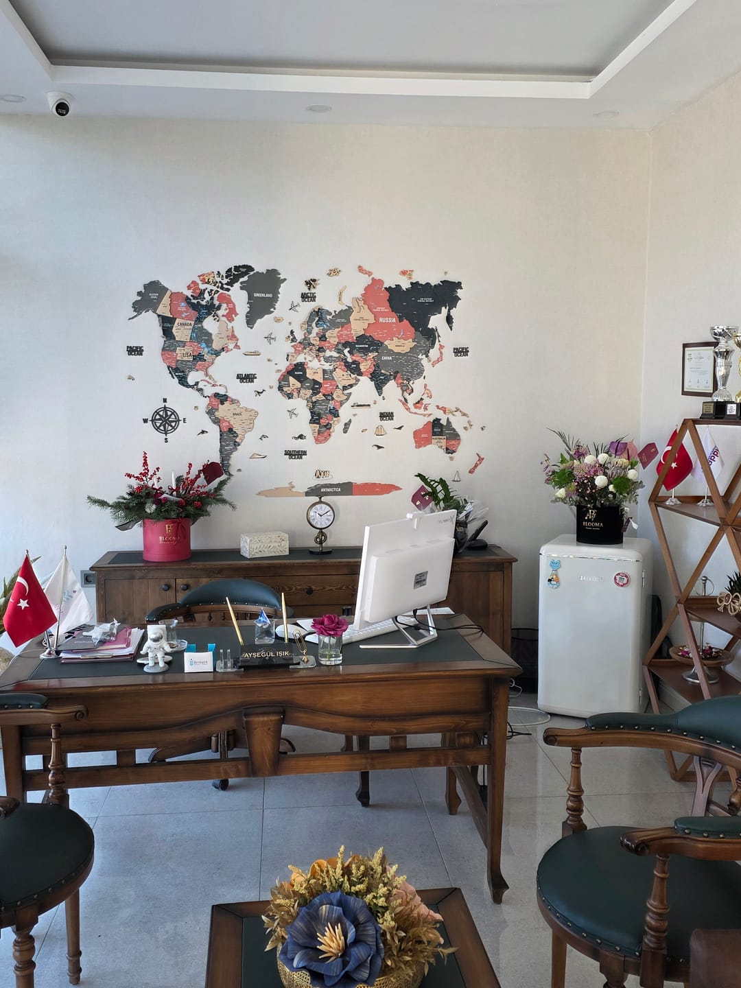 Customer photo review of Renkli Baskılı 3D Ahşap Dünya Haritası (Sage)