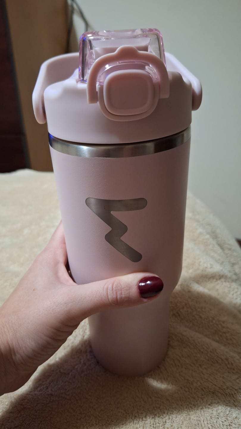 Customer photo review of Botella Aluminio Rosa 1L