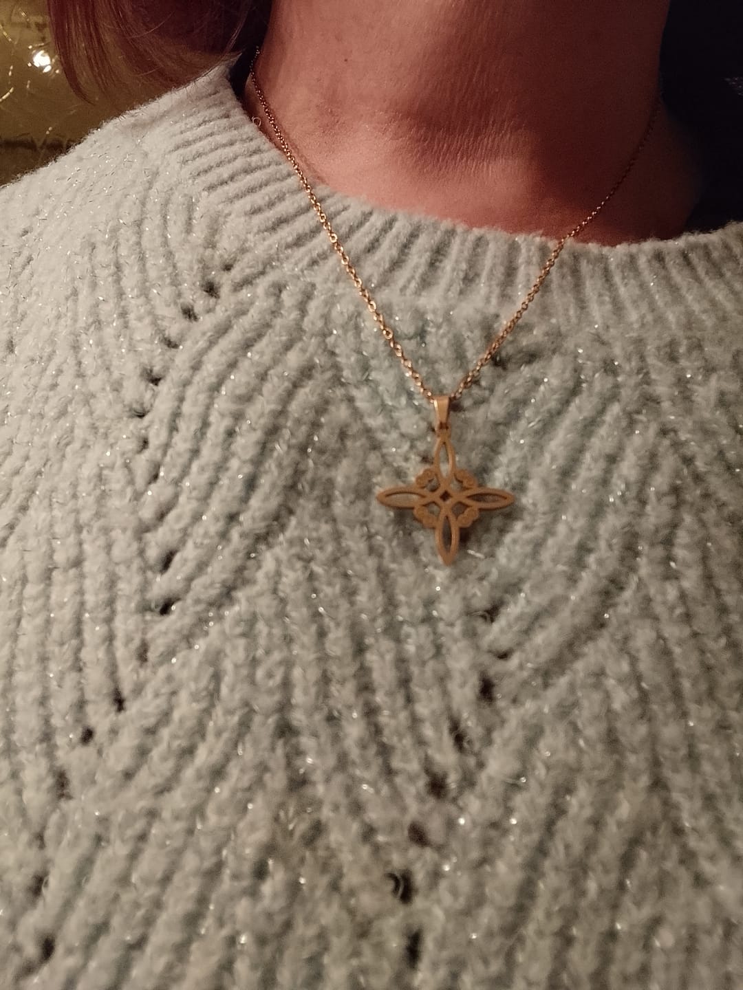 Customer photo review of Collier "Bouclier Mystique" - Noeud de Sorcière