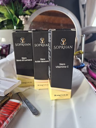Customer photo review of Sieri Acido Ialuronico + Vitamina C + Bava di Lumaca - 3 al Prezzo di 1 (30ml per Siero)