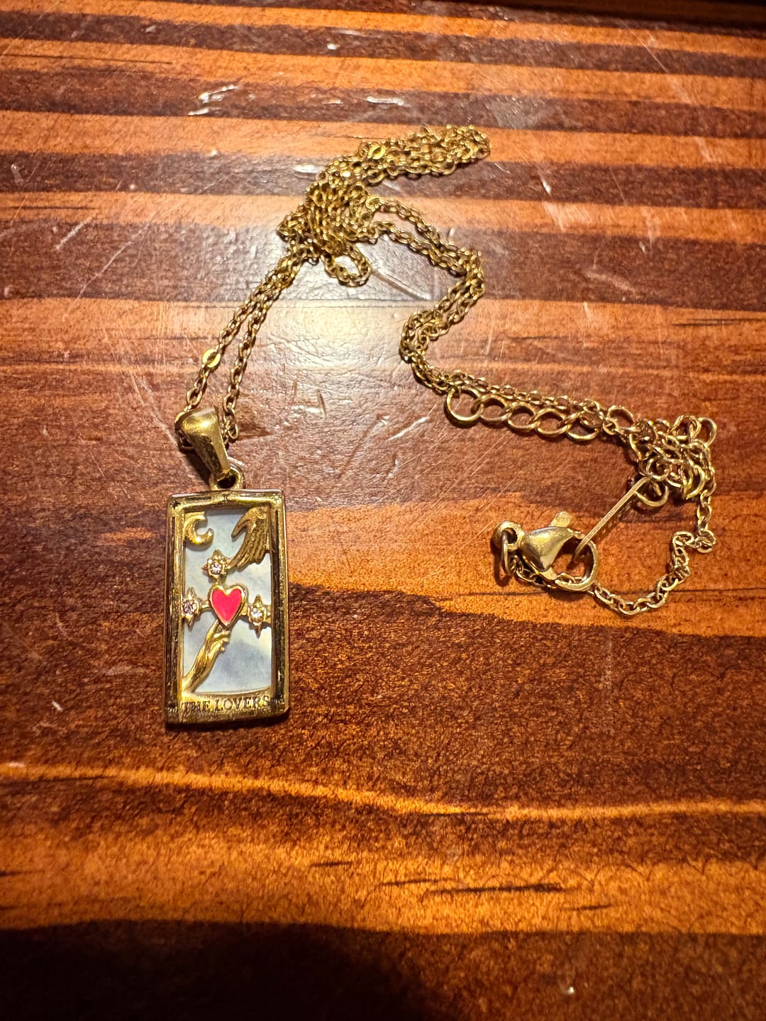 Customer photo review of Colección Tarot - Collares con Colgantes de las Cartas (Chapado en Oro 18K)