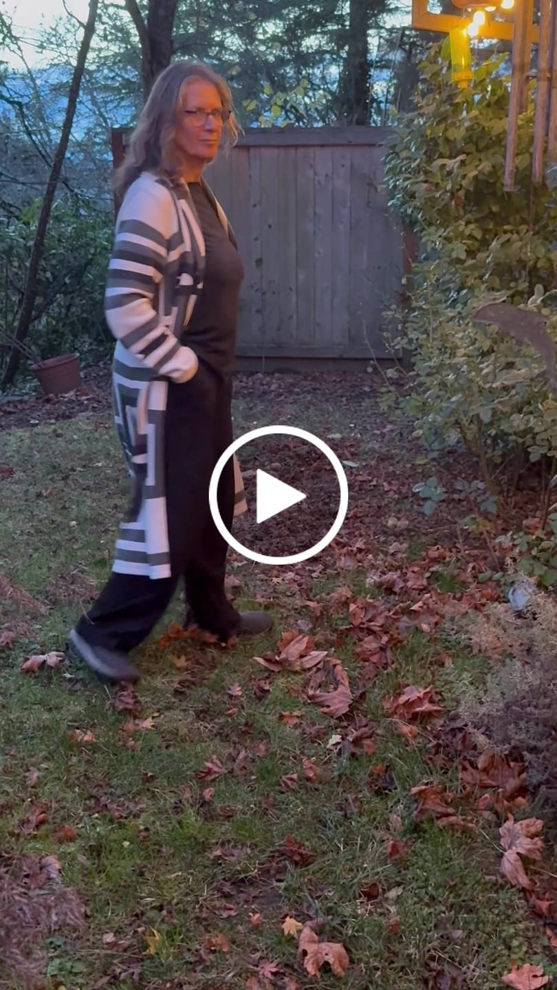 Customer video review of Essential Flow Pants, Black