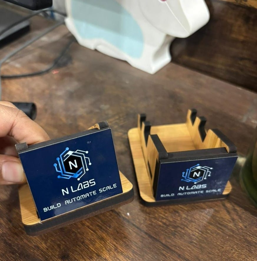 Customer photo review of Mini Mobile Stand | Best for Corporate Gifting | PrintMine.in