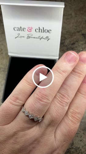 Customer video review of Linda 18k White Gold Plated Clover Flower Ring with Swarovski Crystals