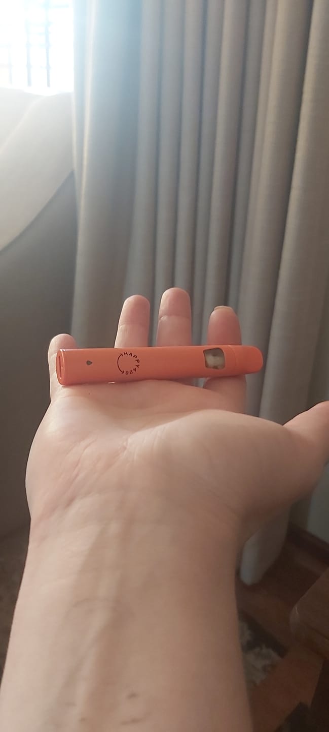 Customer photo review of Happy Hits Disposable THC Vape Bundle (3 Flavours)