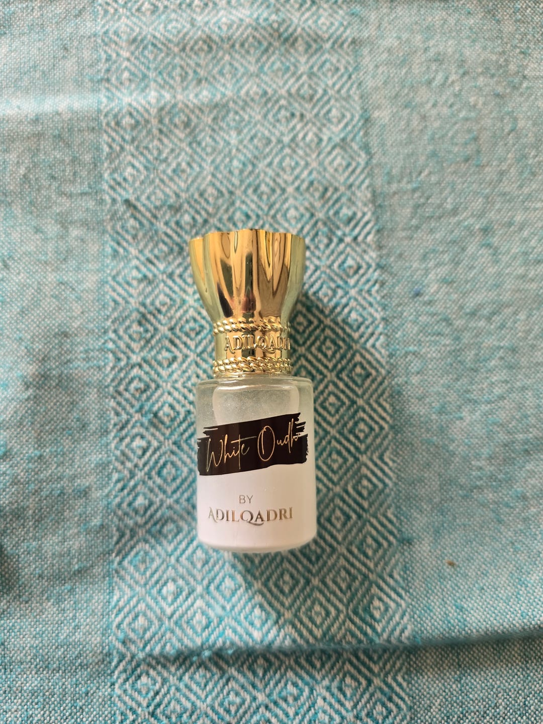 Customer photo review of White Oudh Luxury Attar Perfume