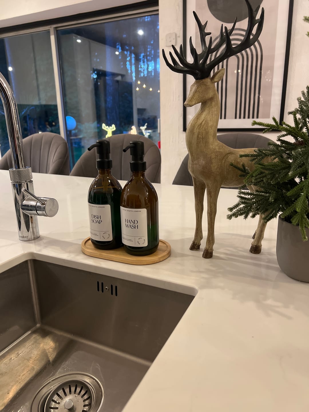 Customer photo review of Set of 2 Amber Glass Bottle 500 ML with Metal Pump & Small Tray