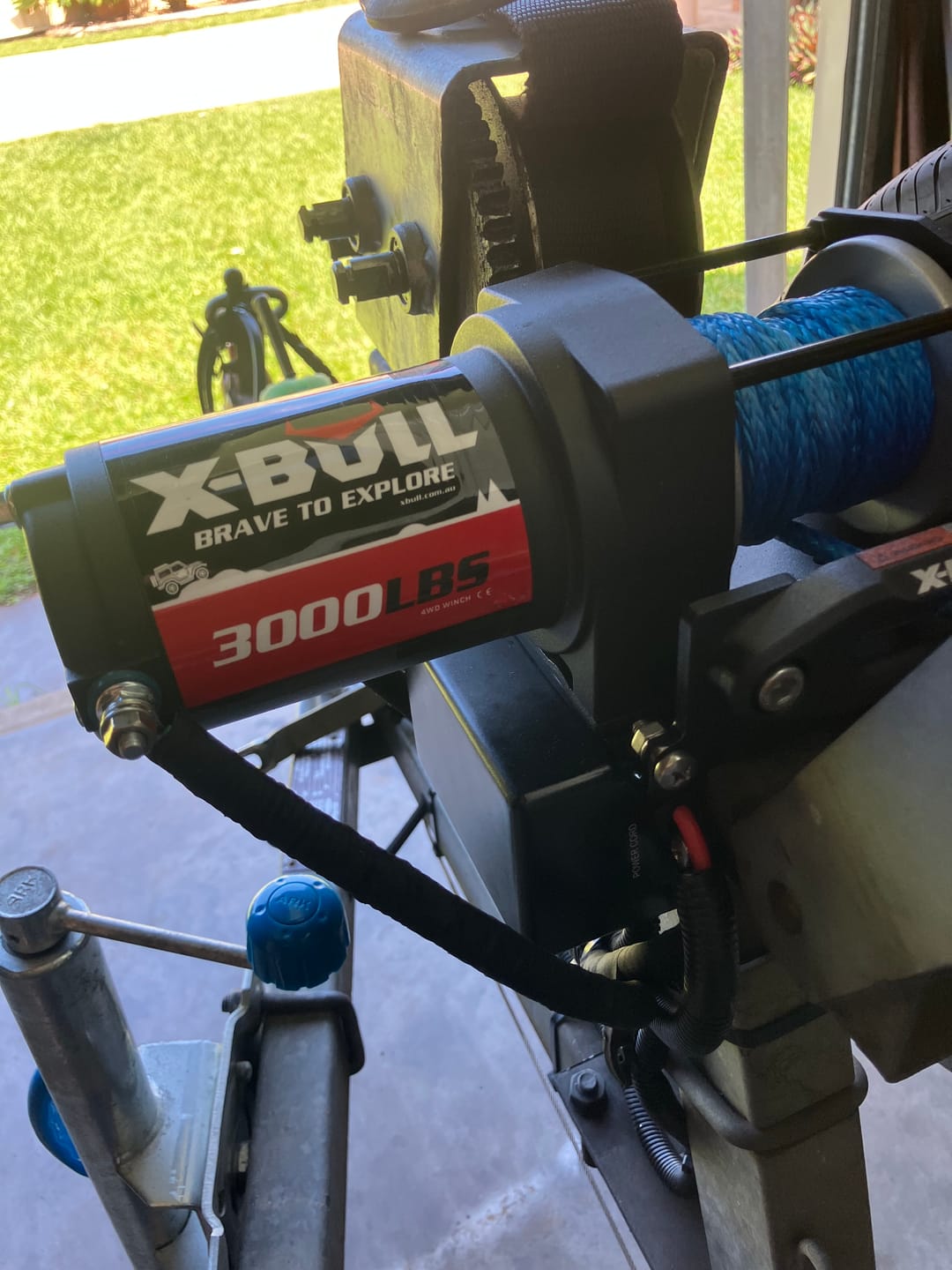Customer photo review of X-BULL Electric Winch 12V Wireless 3000lbs/1360kg Synthetic Rope BOAT ATV 4WD BLUE