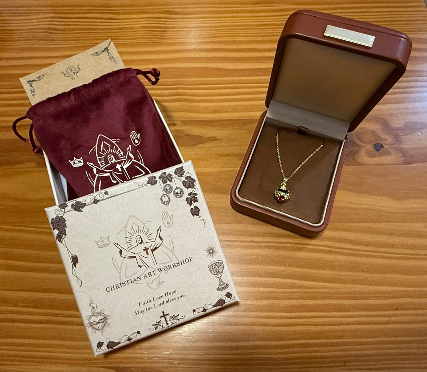 Customer photo review of Christianartworkshop Sacred Necklace Gift Box