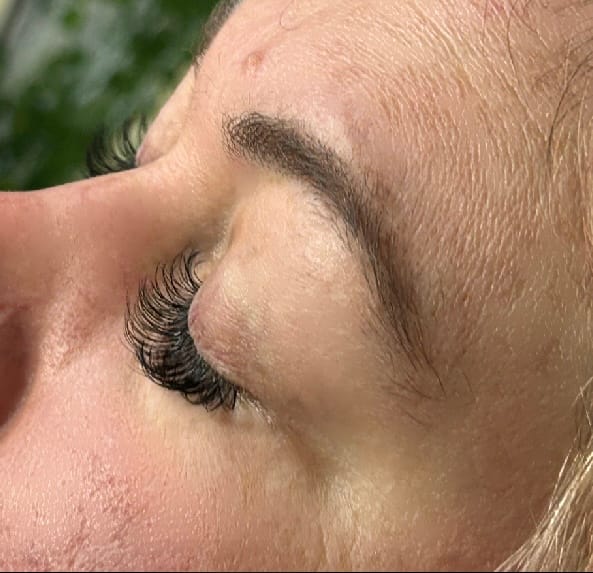 Customer photo review of Cashmere Volume Lash Extensions 0.03mm