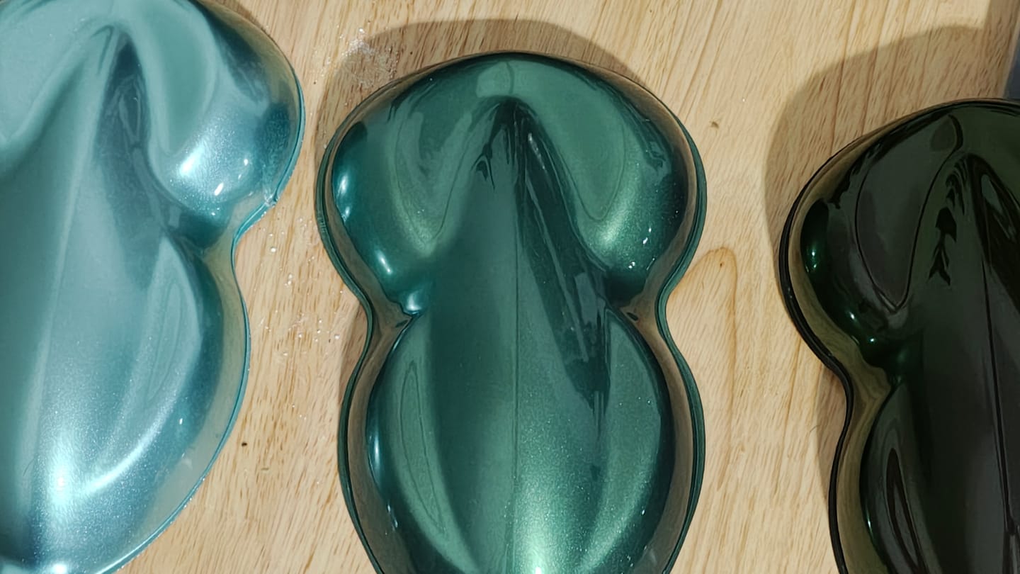 Customer photo review of Amazon Green Painted Sample (Black Ground Coat)