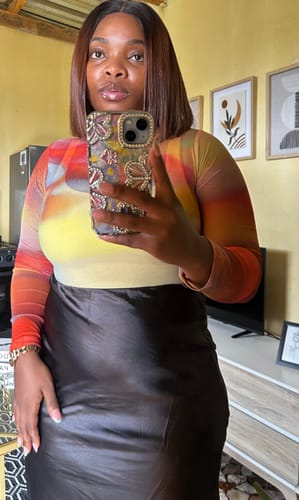 Customer photo review of Vietnamese SDD Bone Straight 2X6 Ombre Choc Brown 10 Inch Wig