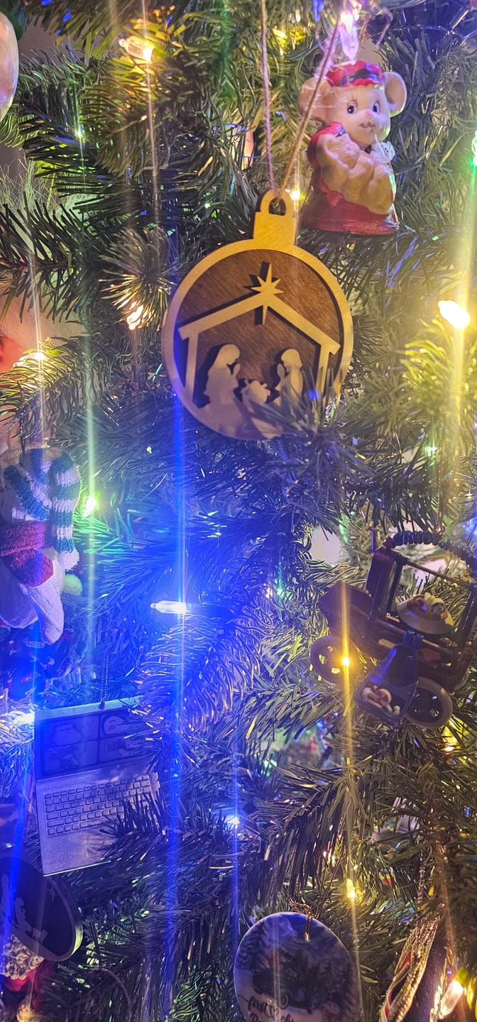 Customer photo review of Wooden Nativity Christmas Ornament Set