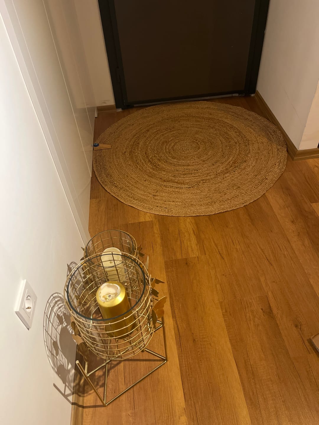 Customer photo review of Crown Jüt %100 Naturel El Dokuma Oturma Odası Koridor Antre Mutfak Balkon Hasır Halı 01R NATURAL