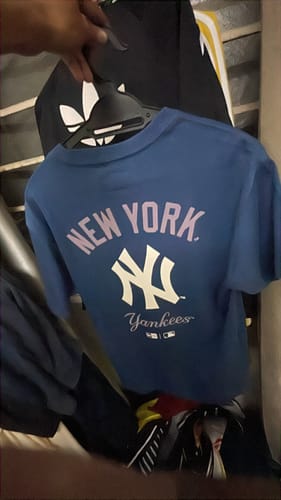 Customer photo review of New York Yankees Engineered Comfort Navy Short Sleeves T-Shirt