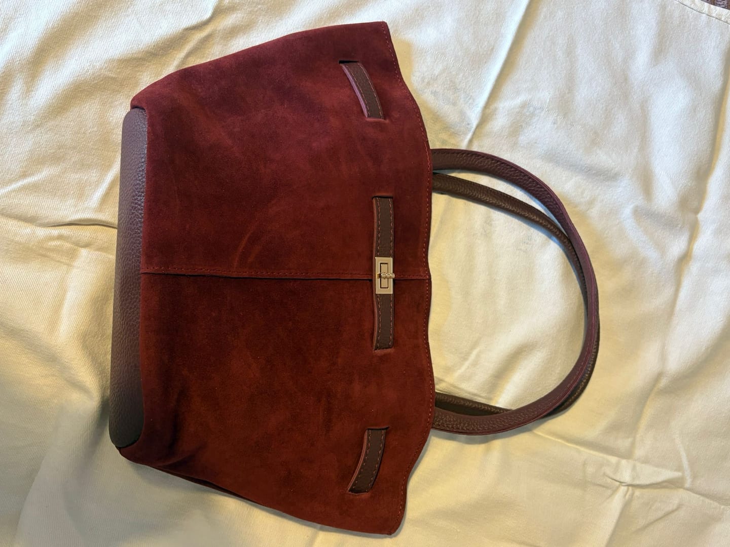 Customer photo review of Vivienne | Hakiki Süet Deri Çanta | Bordo