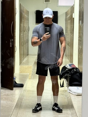 Customer photo review of Ultra Soft Relax Tee Black 3-Pack