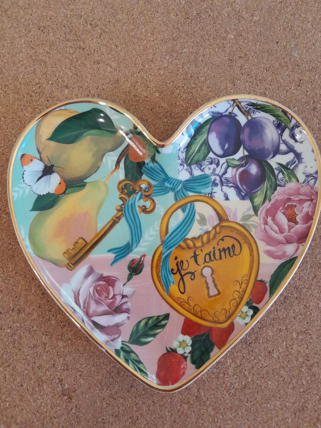 Customer photo review of Heart Shape Trinket Tray Je t'aime Paris