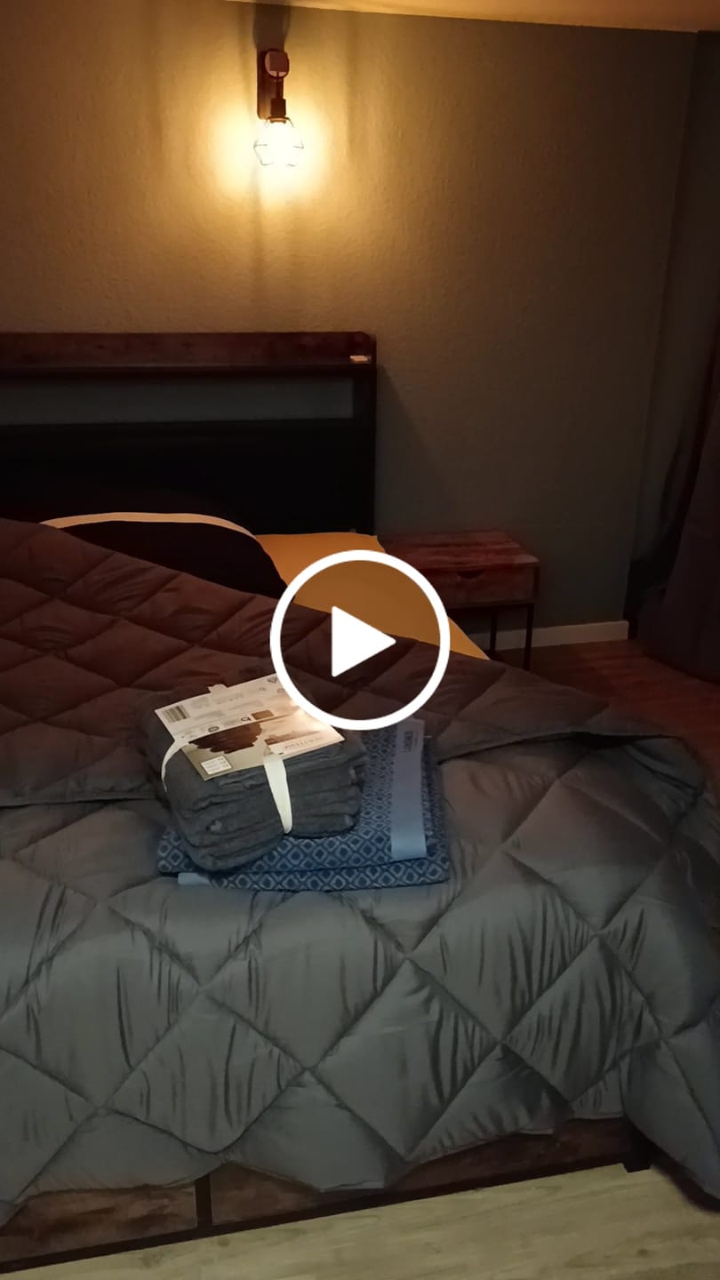 Customer video review of Bettdecke Ohne Bezug Matt Satin Anthrazit (220 cm Länge)