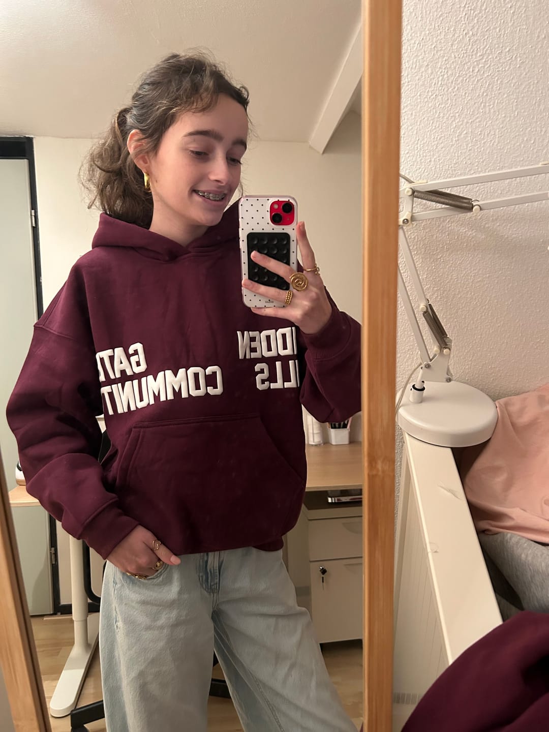Customer photo review of GATED COMMUNITY HOODIE DARK PLUM