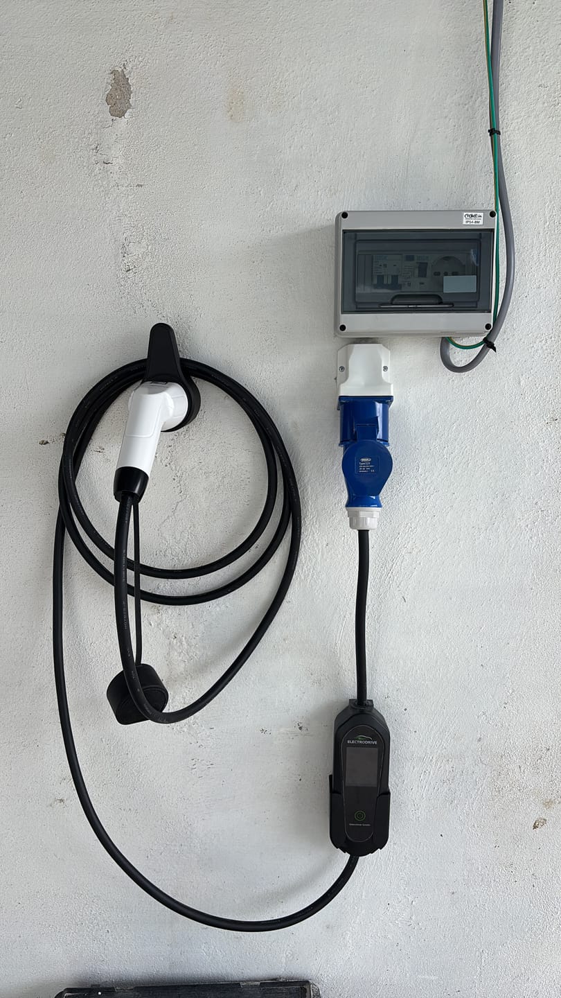 Customer photo review of Cargador Para Auto vehículos Eléctricos 7 kW Tipo 2 Wallbox
