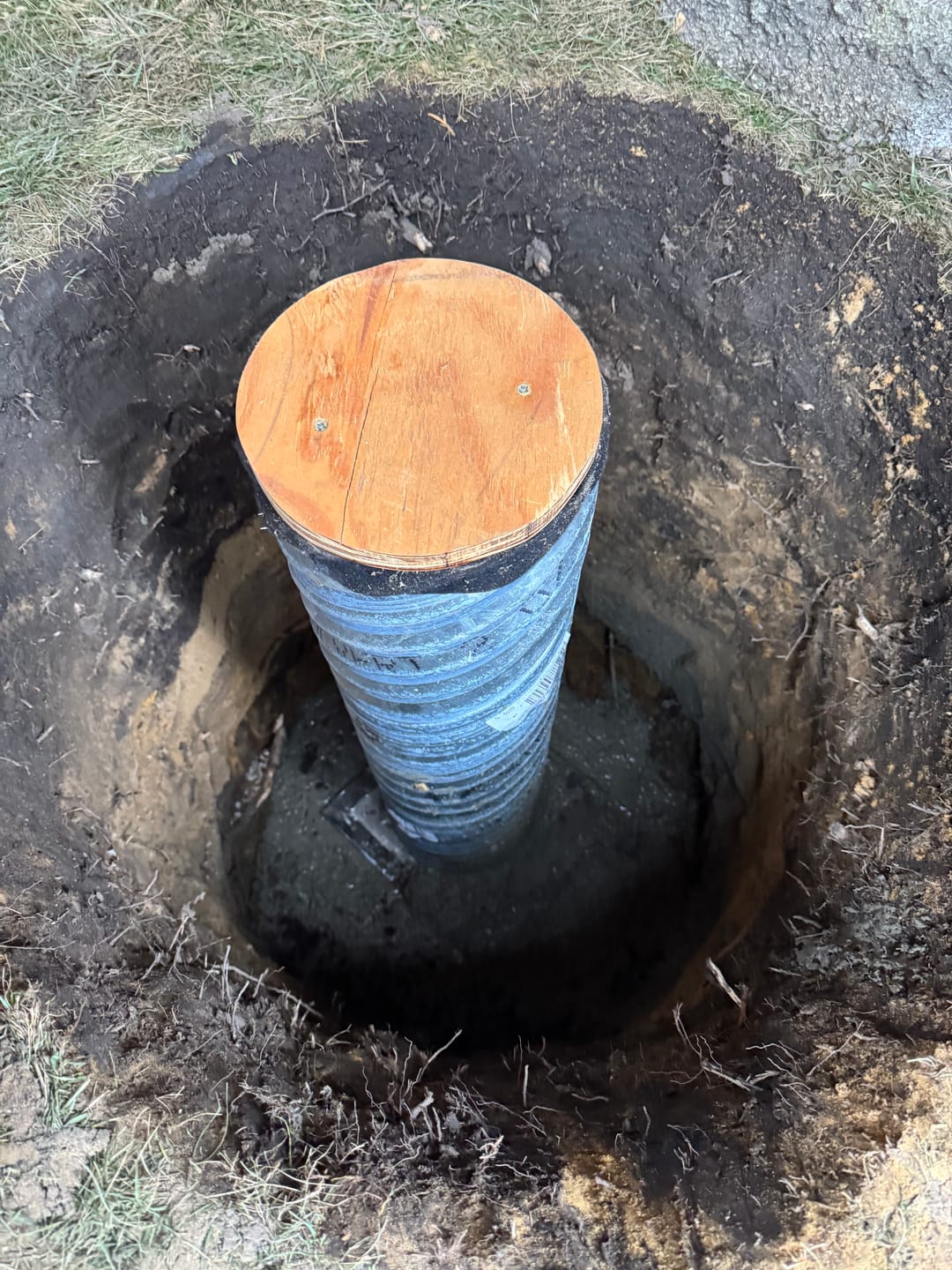 Customer photo review of 25 ft. Commercial Flagpole with Internal Cable Halyard, Rated At 104 mph