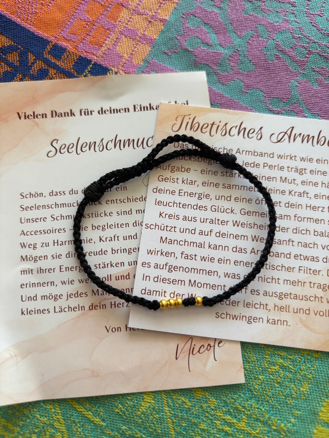 Customer photo review of Tibetisches Glücksarmband mit kleinen Perlen