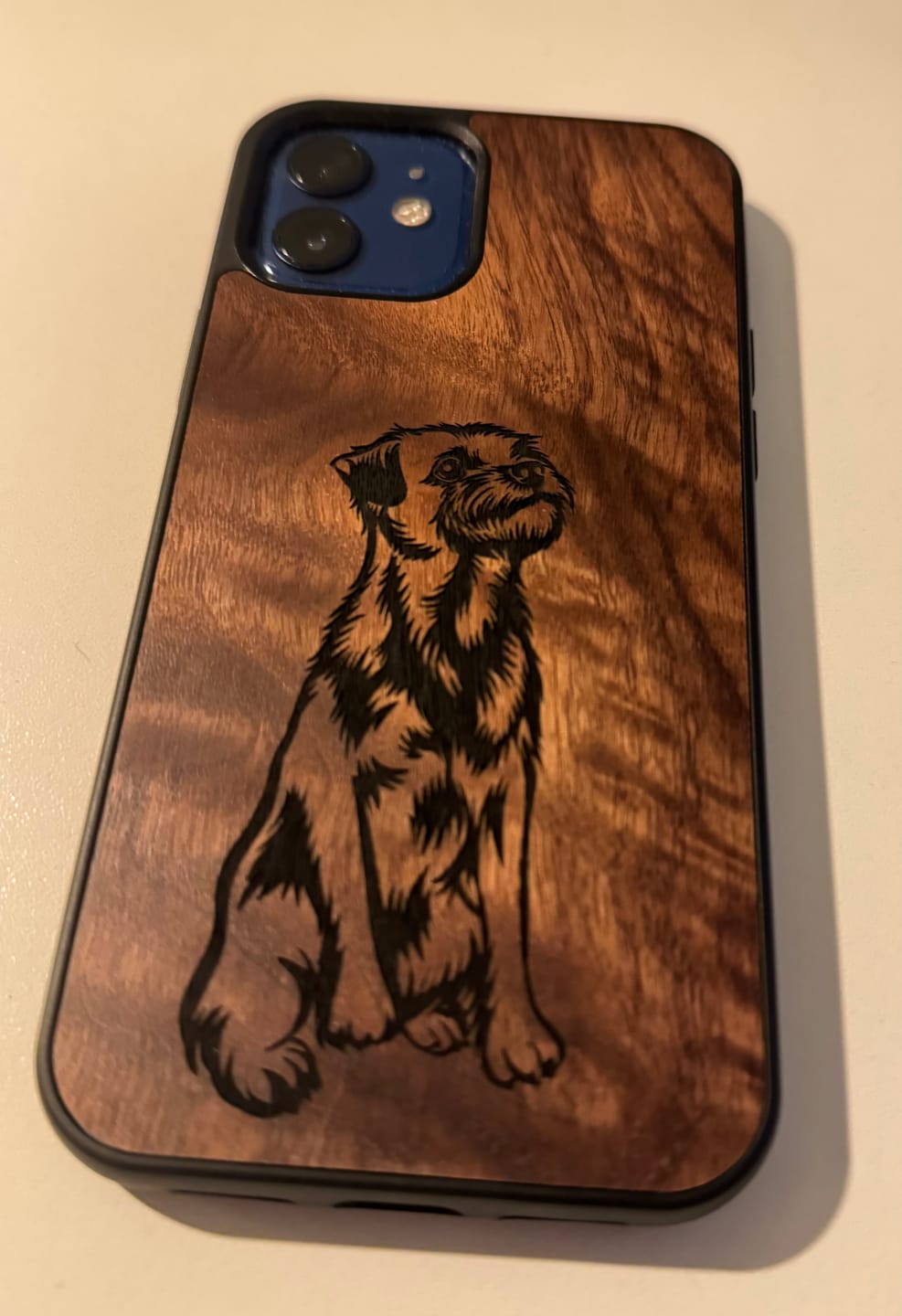Customer photo review of Mobilskal din Hund | Valnöt