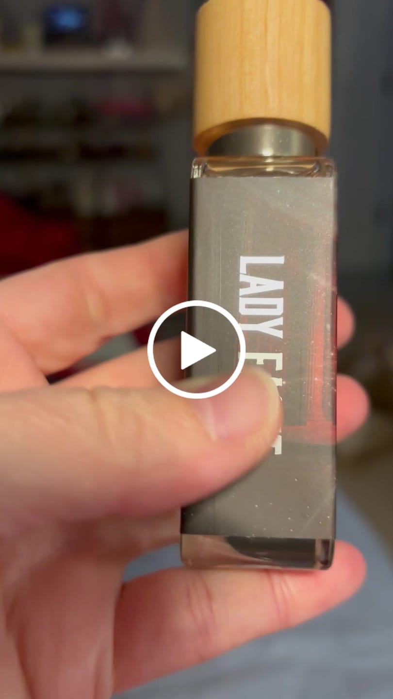 Customer video review of Lady Facet