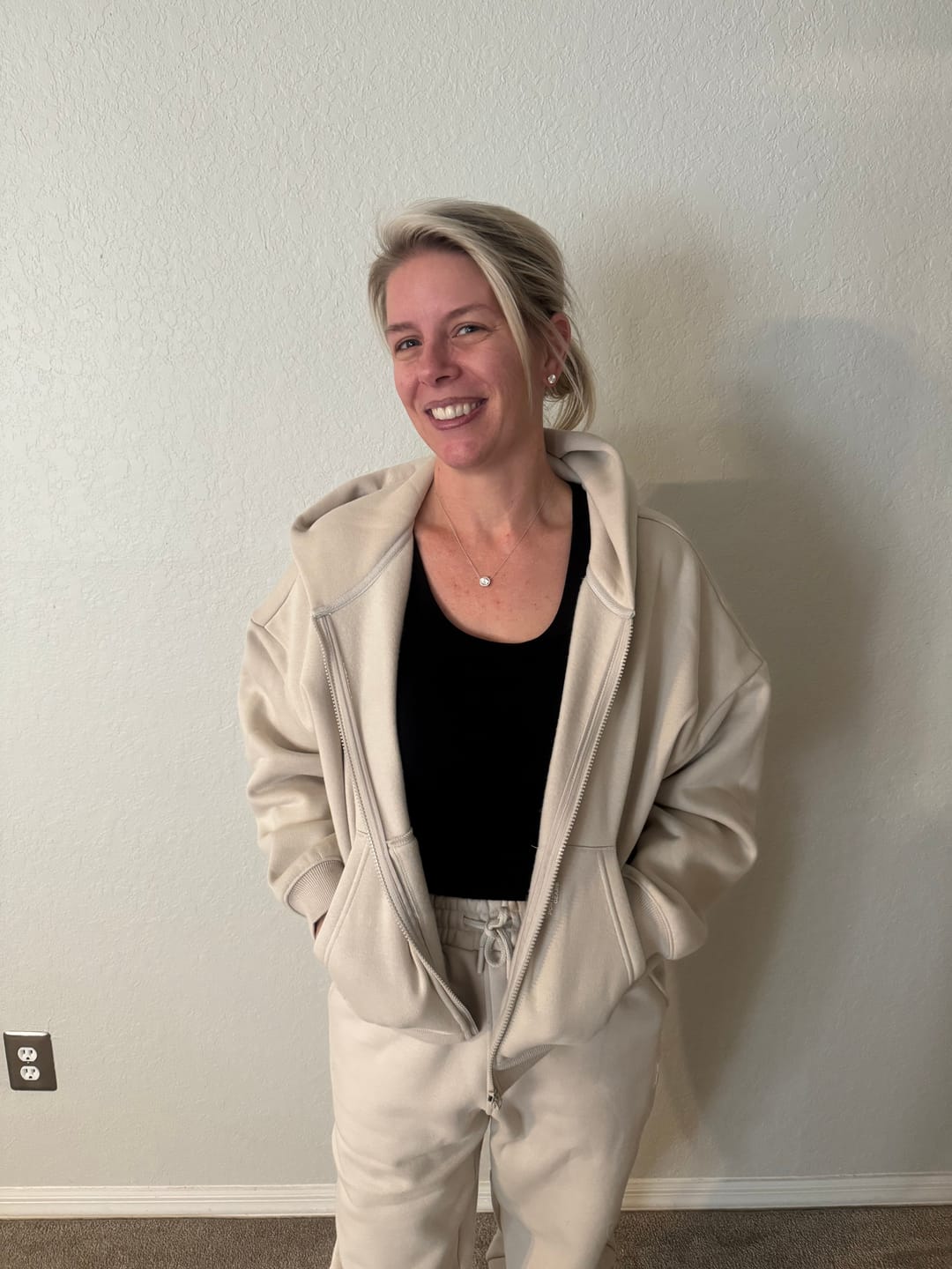 Customer photo review of Women's Cloudburst Zip Hoodie