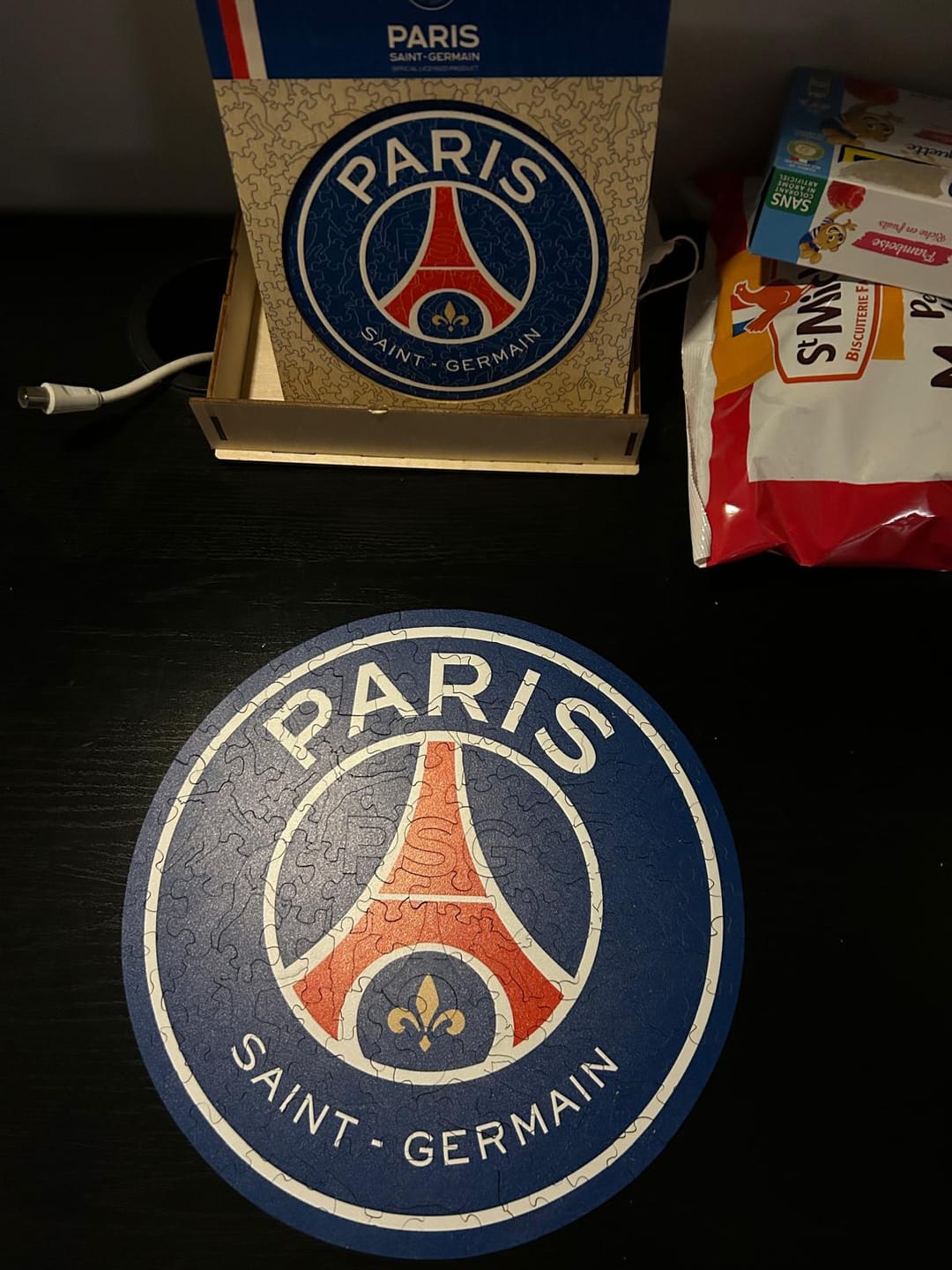 Customer photo review of Logo Paris Saint-Germain® - Puzzle en Bois
