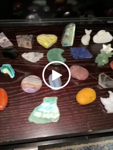 Customer video review of Exclusive Natural 12 Zodiac Crystal Healing Set
